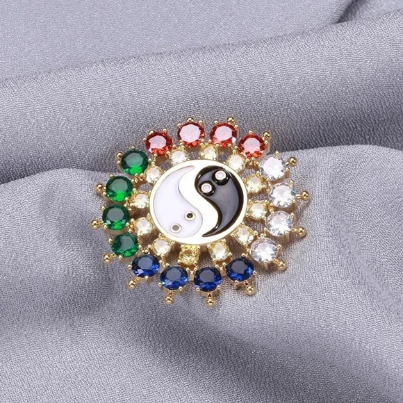 VQ Colorful Brooch - Picture 6 of 8